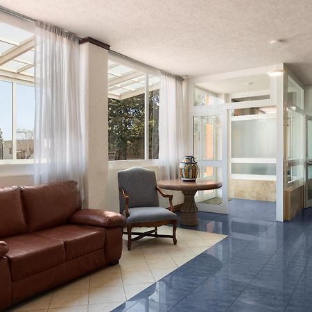 Howard Johnson By Wyndham โทลุกา ภายนอก รูปภาพ