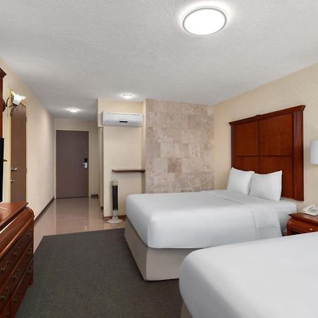 Howard Johnson By Wyndham โทลุกา ภายนอก รูปภาพ