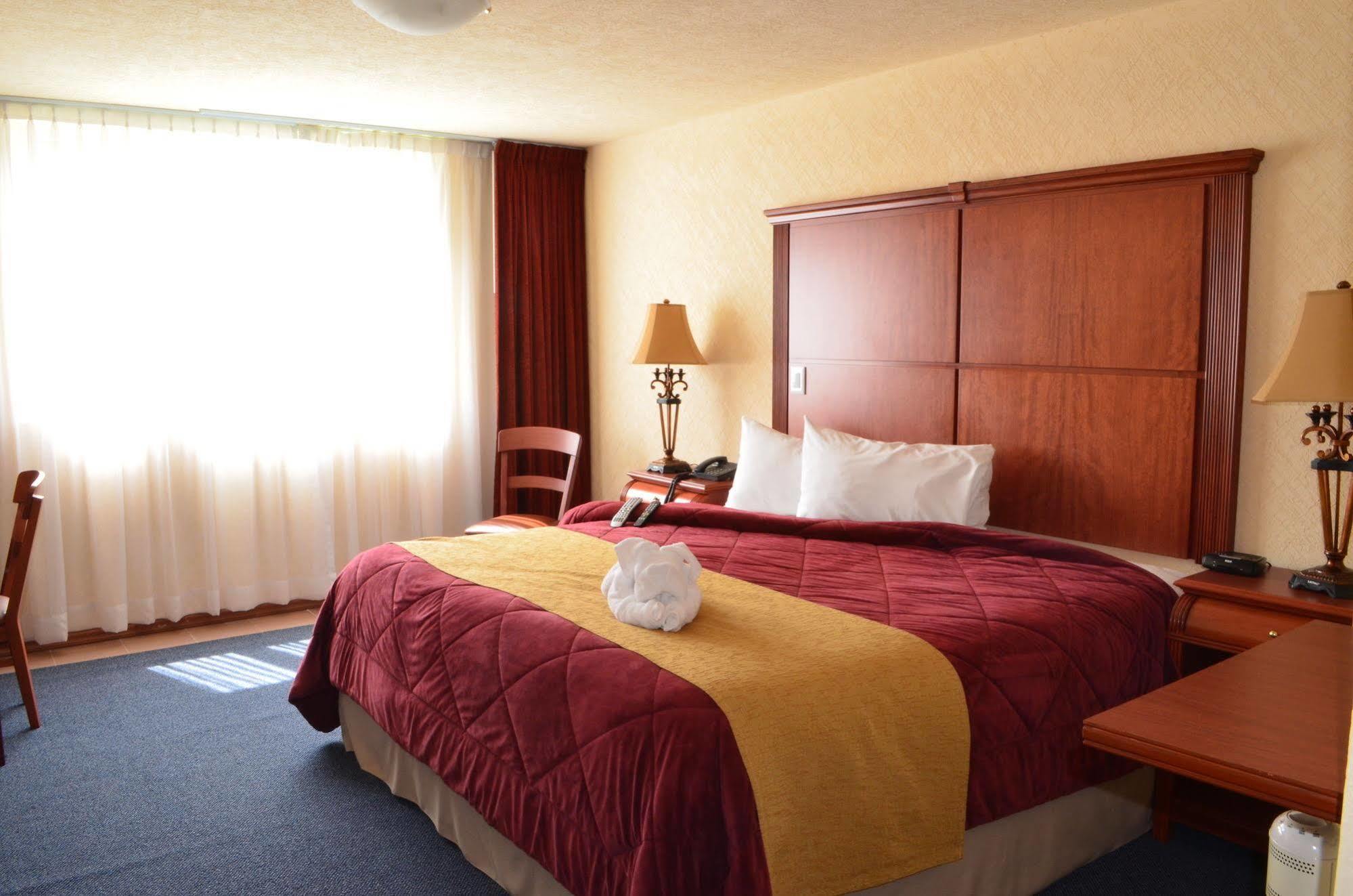 Howard Johnson By Wyndham โทลุกา ภายนอก รูปภาพ